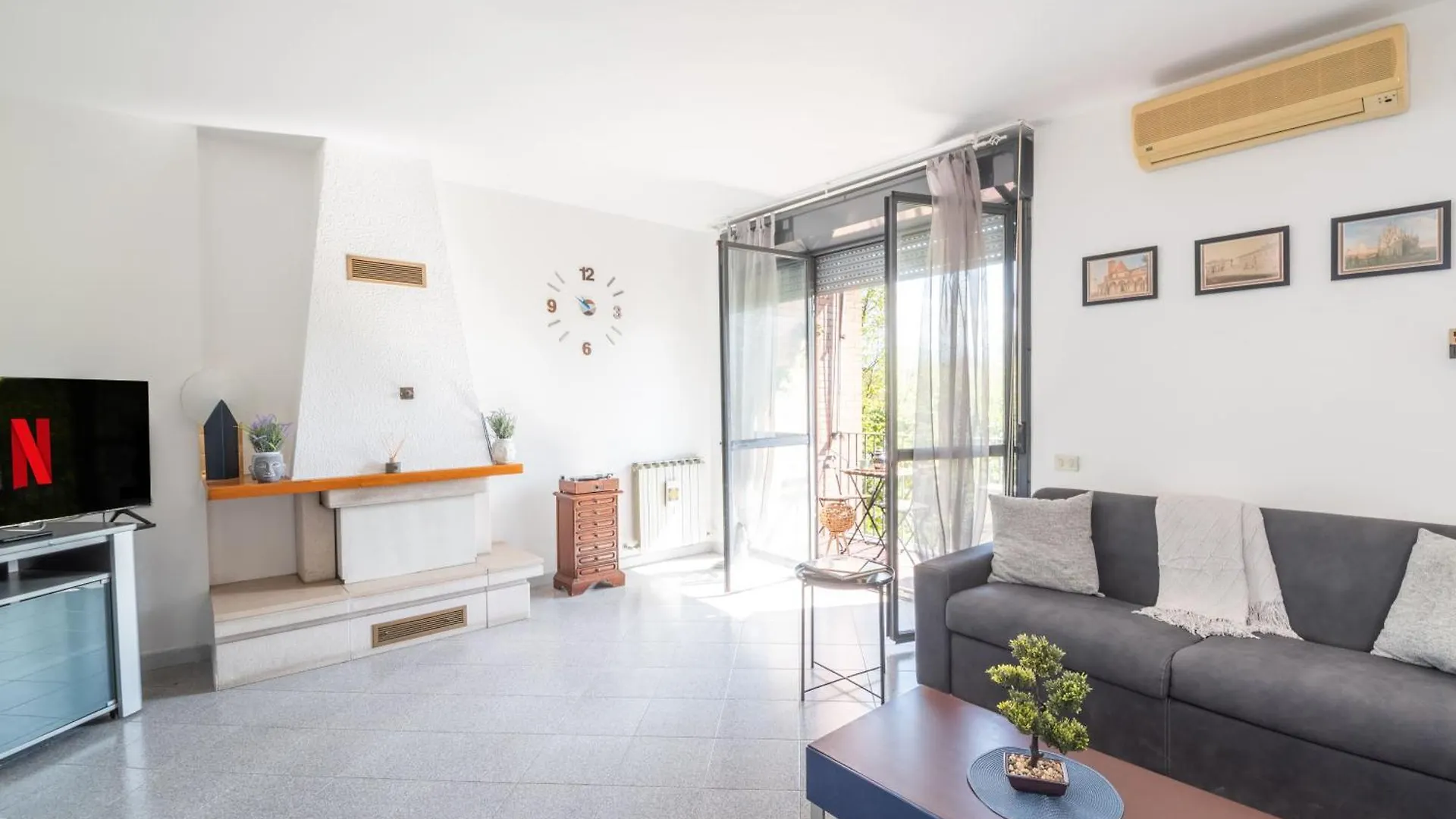 Myo Apartment ピサ